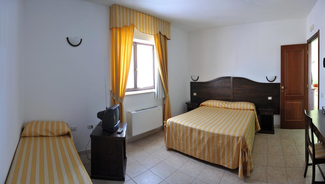 Hotel Pietrapanna Calvello Chambre photo
